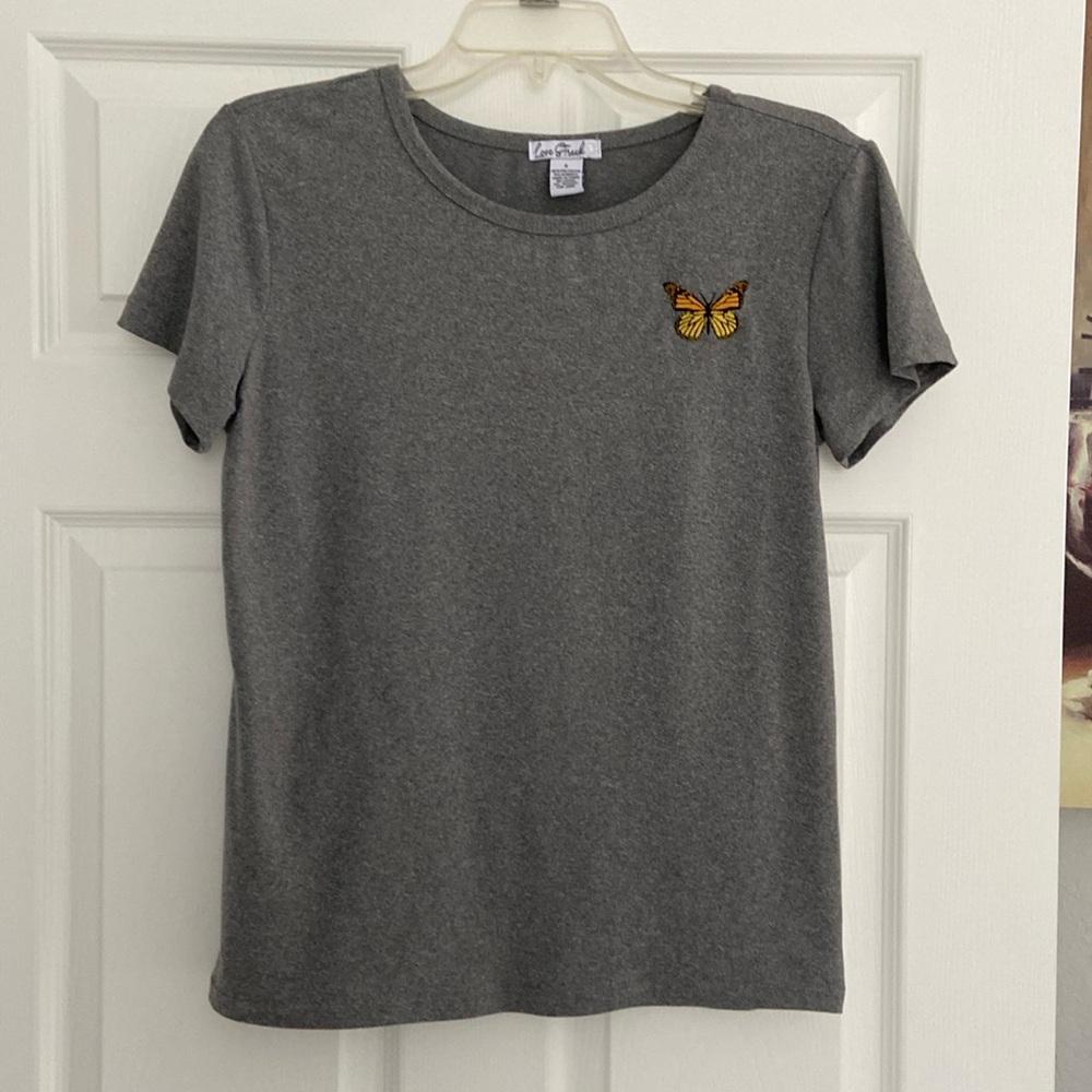 Love streak tee size small